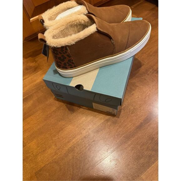 Woman’s brand new Toms Paxton slip on shoes high tops size 11 - Picture 1 of 6